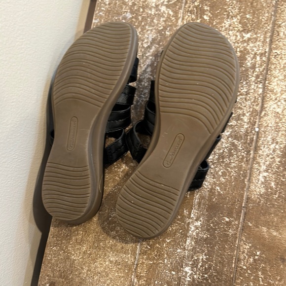 Kim Rogers Black Strappy Sandals size 6M - Picture 3 of 3